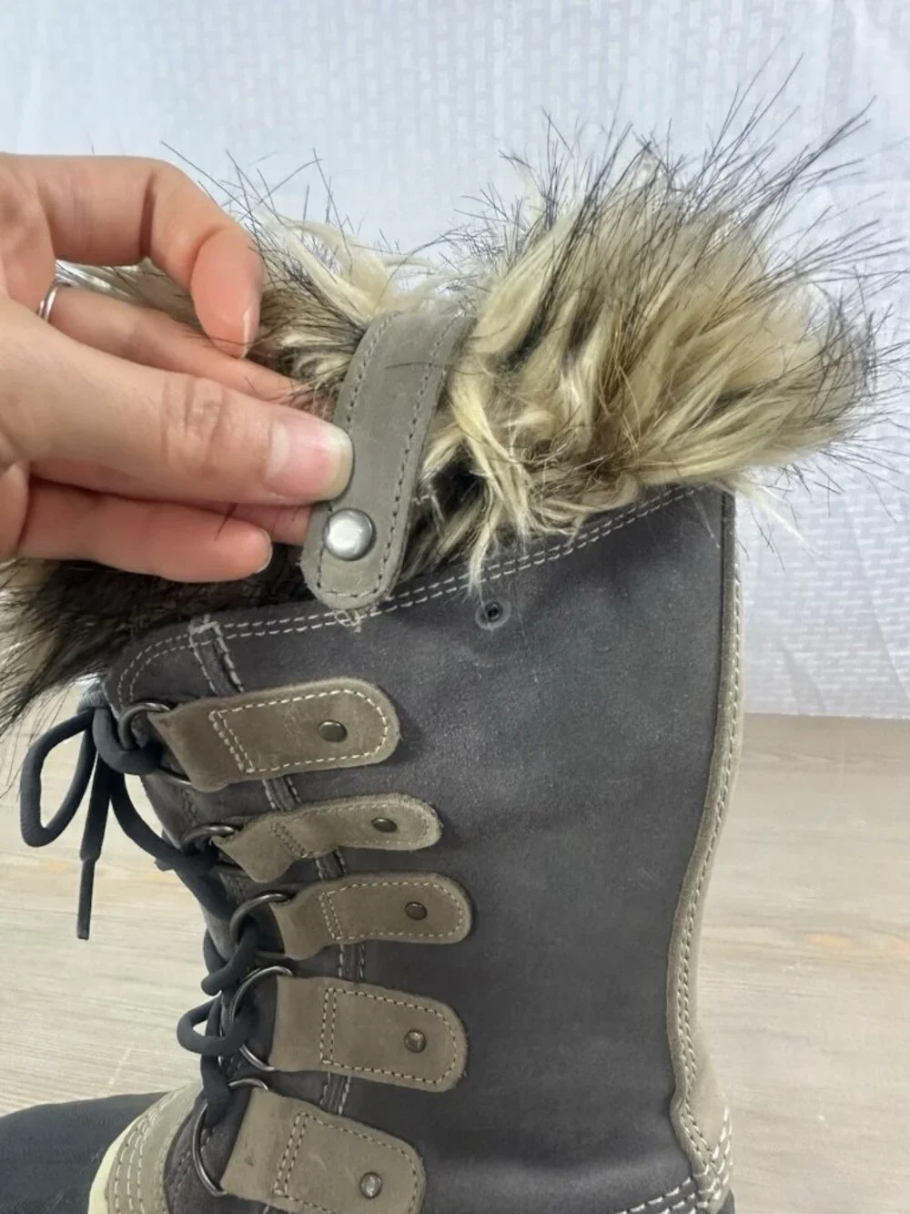 SOREL Grey Joan of Arctic Waterproof Women’s Boots 8 READ